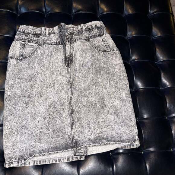 Vintage Dresses & Skirts - Vintage Acid Wash Denim Mini Skirt High Waisted size 32